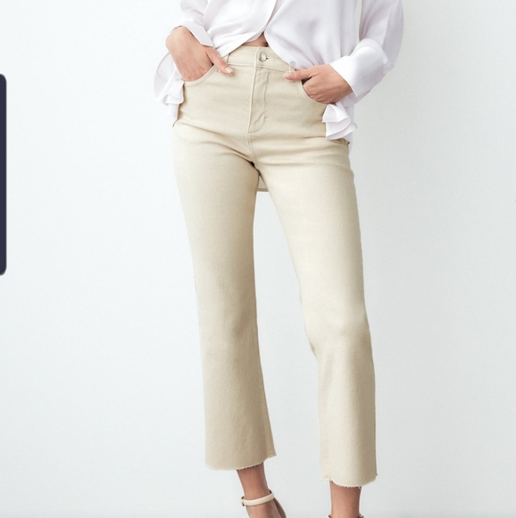 Zara  HIGH RISE MINI FLARE JEANS - Picture 1 of 5